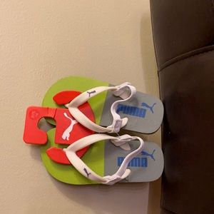Boys size 10 puma flip flops with back strap